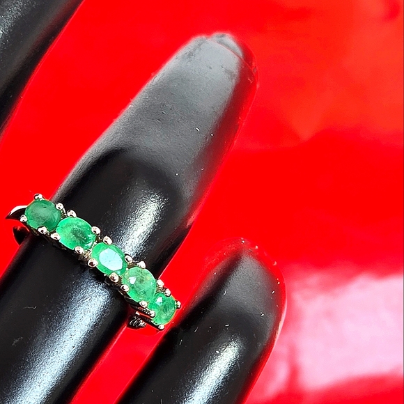 Natural Emerald 4x3mm 925 Sterling Silver Band - Picture 7 of 13